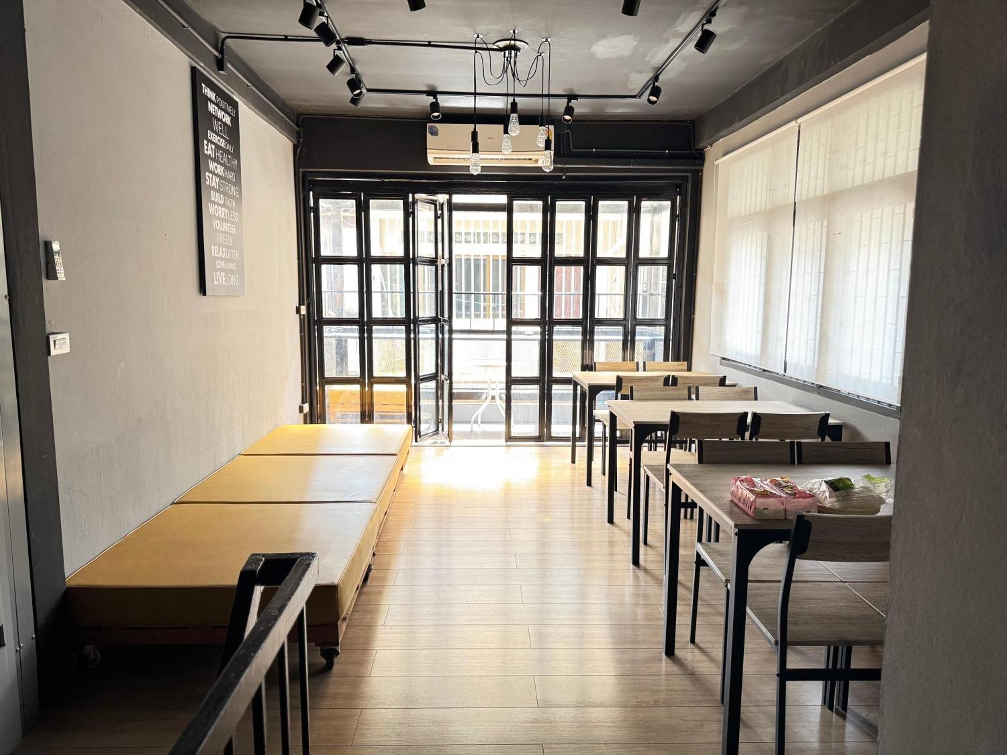 Stay At Pan Hostel กรุงเทพมหานคร ภายนอก รูปภาพ