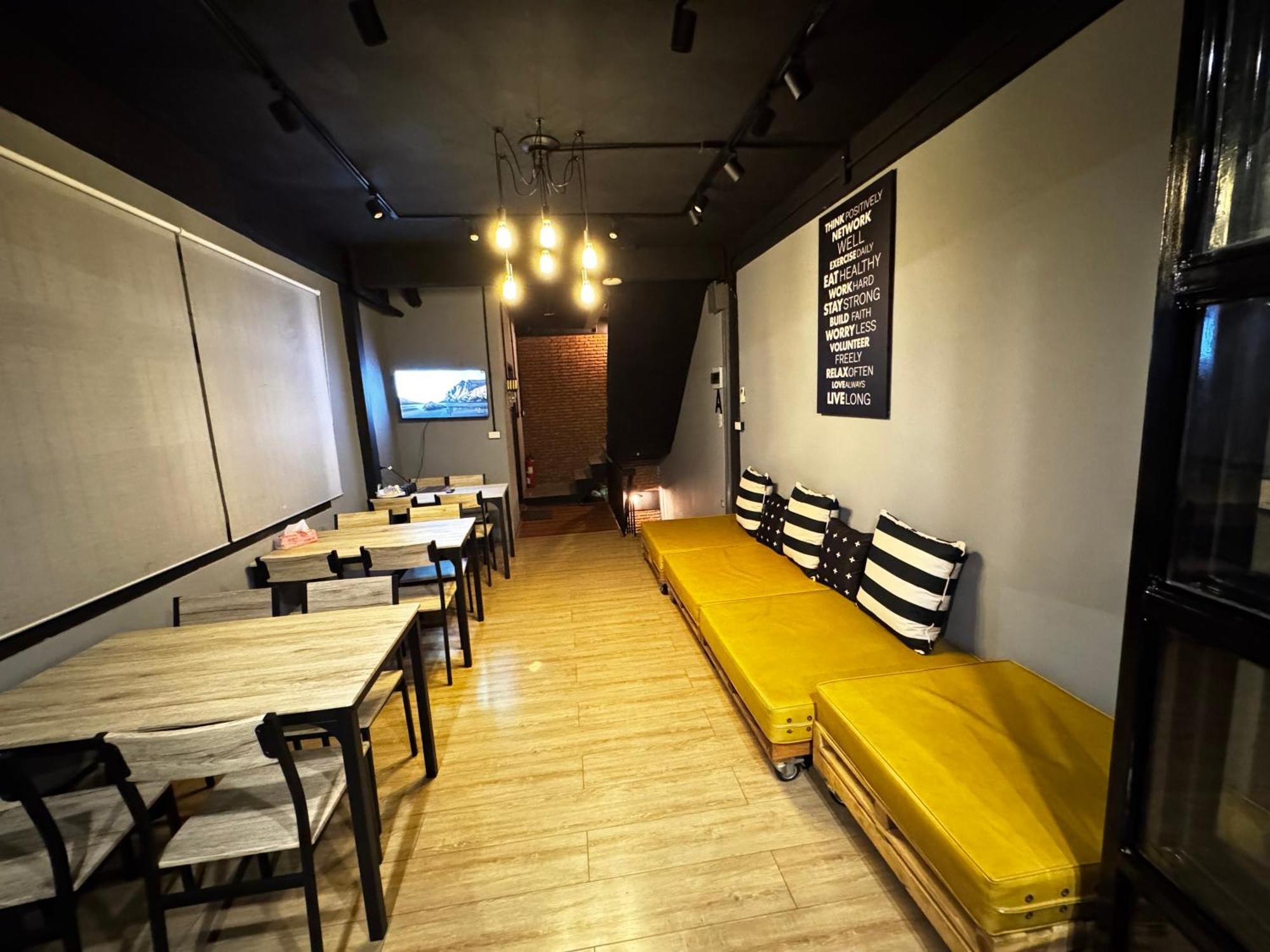 Stay At Pan Hostel กรุงเทพมหานคร ภายนอก รูปภาพ